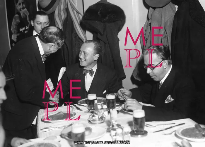 : Feeding of poor actors, 1932 : Feeding of poor actors, 1932