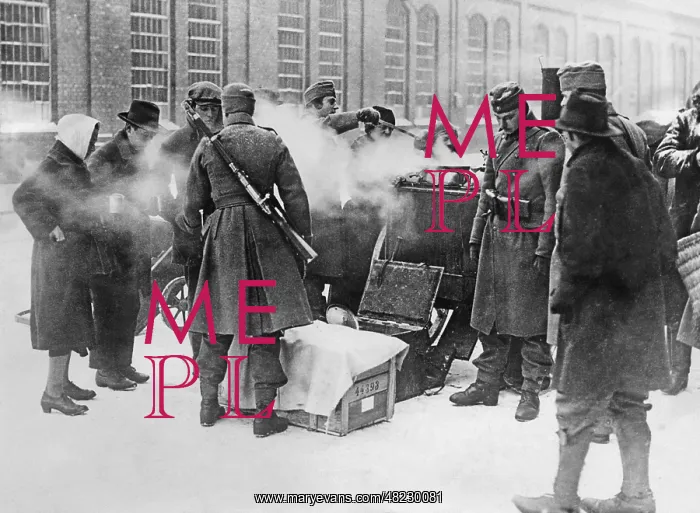 : Feeding the poor by soldiers in Vienna, 1929 : Feeding the poor by soldiers in Vienna, 1929