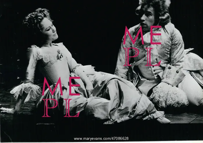: Felicity Kendal and Simon Callow in Amadeus, London : Felicity Kendal and Simon Callow in Amadeus, London