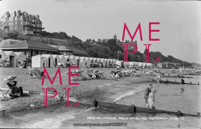 : Felixstowe Beach and Hotel : Felixstowe Beach and Hotel
