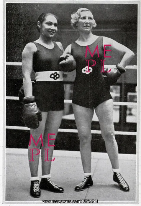 : Female Boxers : Female Boxers