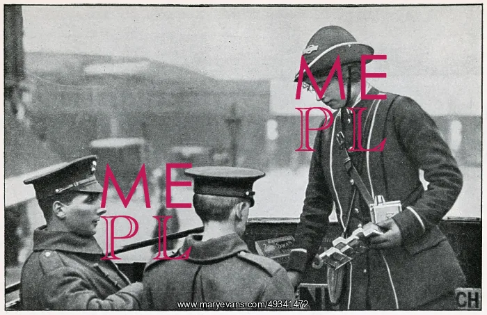 : Female bus conductor during World War One : Female bus conductor during World War One