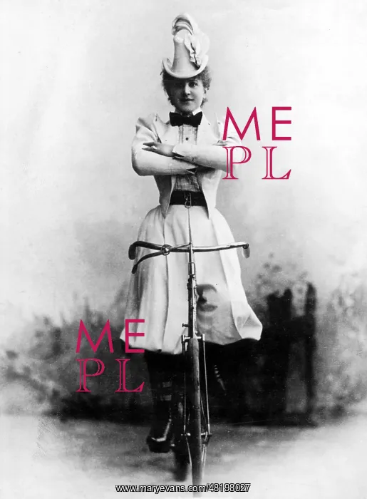 : Female cyclist at the beginning of the 20th century : Female cyclist at the beginning of the 20th century