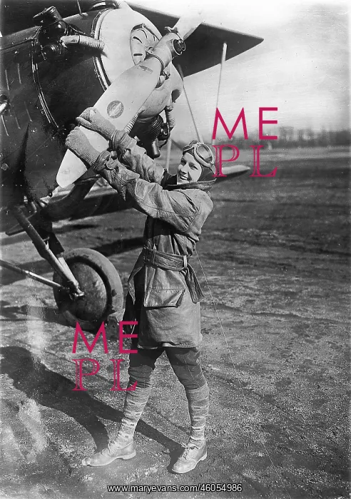 : Female jump start : Female jump start
