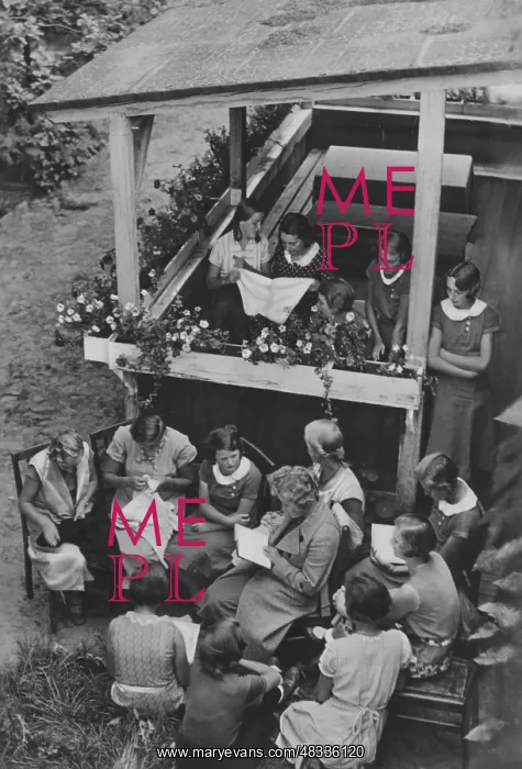 : Female labor service, 1934 : Female labor service, 1934