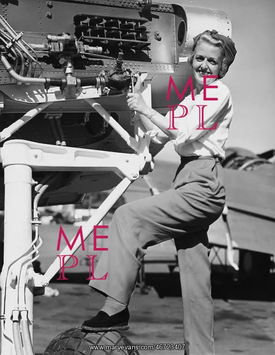  : Female mechanic