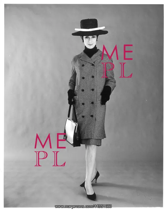: FEMALE MODEL : FEMALE MODEL