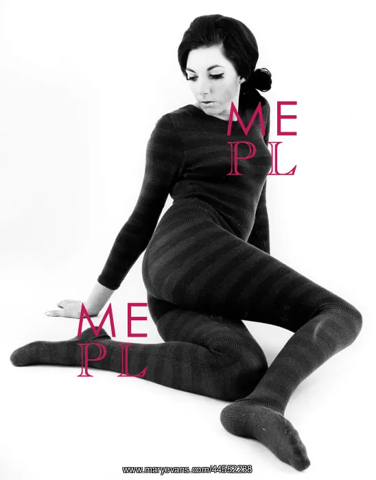  : FEMALE MODEL