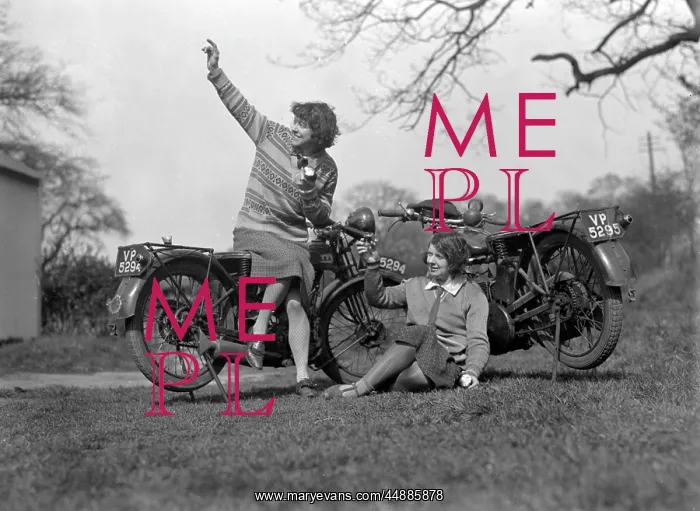 : Female Motor Cyclists : Female Motor Cyclists