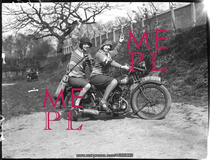 : Female Motor Cyclists : Female Motor Cyclists