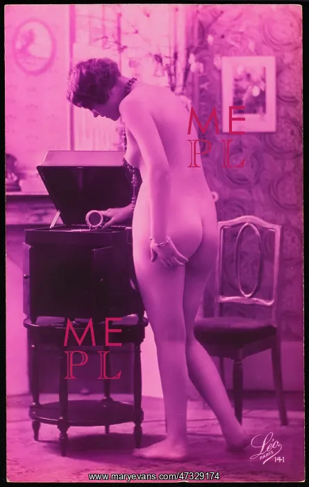  : Female Nude - Gramophone