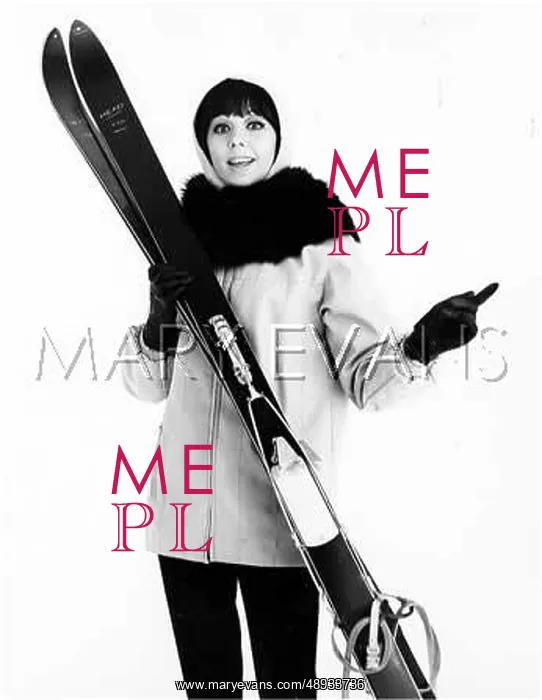 : FEMALE SKIWEAR MODEL : FEMALE SKIWEAR MODEL