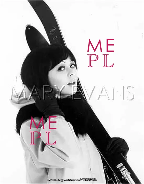 : FEMALE SKIWEAR MODEL : FEMALE SKIWEAR MODEL