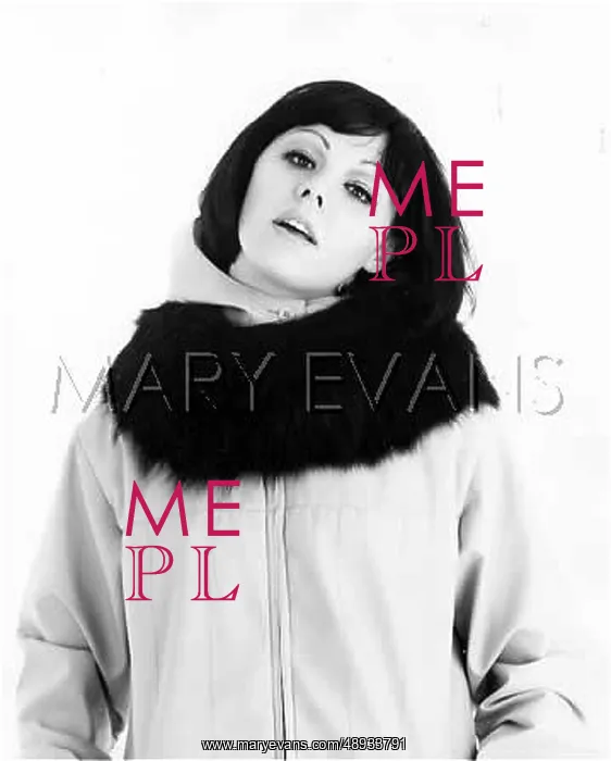 : FEMALE SKIWEAR MODEL