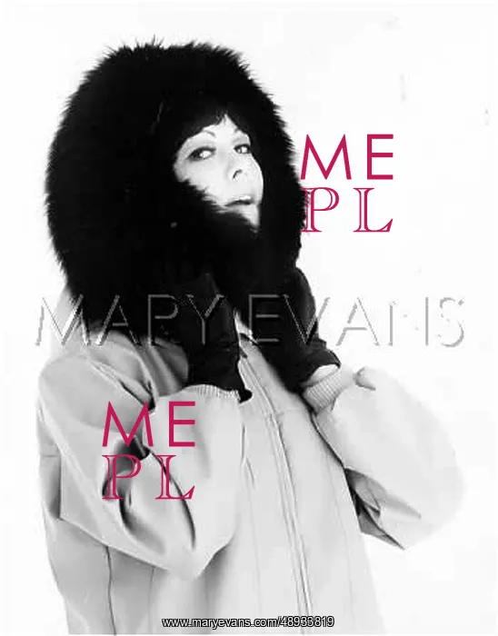  : FEMALE SKIWEAR MODEL