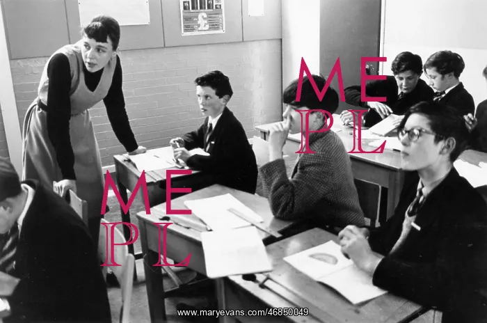 : FEMALE TEACHER & BOYS : FEMALE TEACHER & BOYS