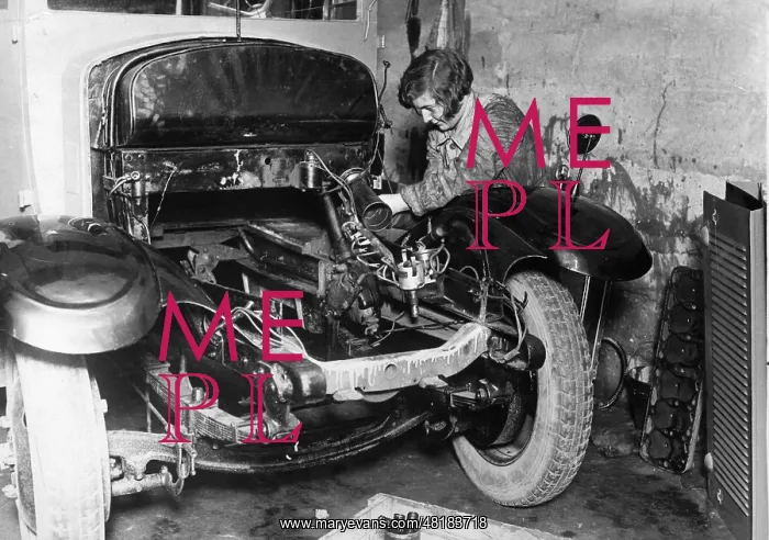 : Female trainee mechanic, 1932 : Female trainee mechanic, 1932