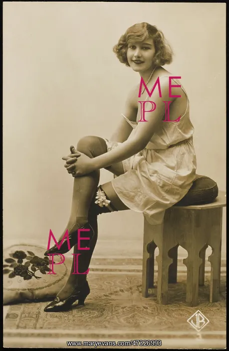 : FEMALE TYPE / SITTING 1920 : FEMALE TYPE / SITTING 1920