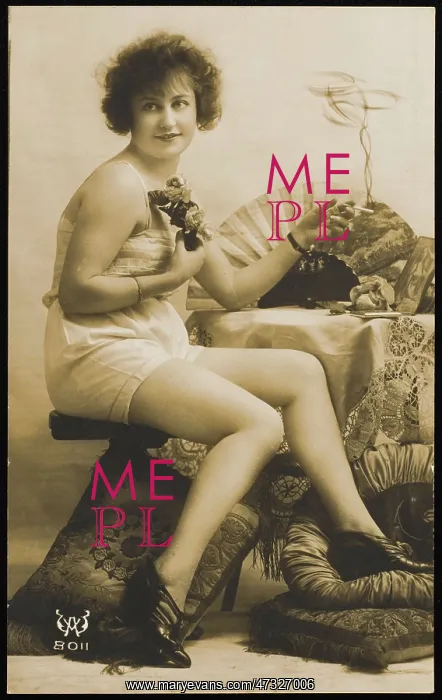 : FEMALE TYPE / SMOKING 1920 : FEMALE TYPE / SMOKING 1920