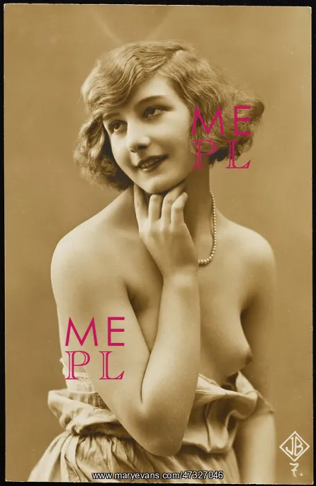  : FEMALE TYPE / TOPLESS 1920