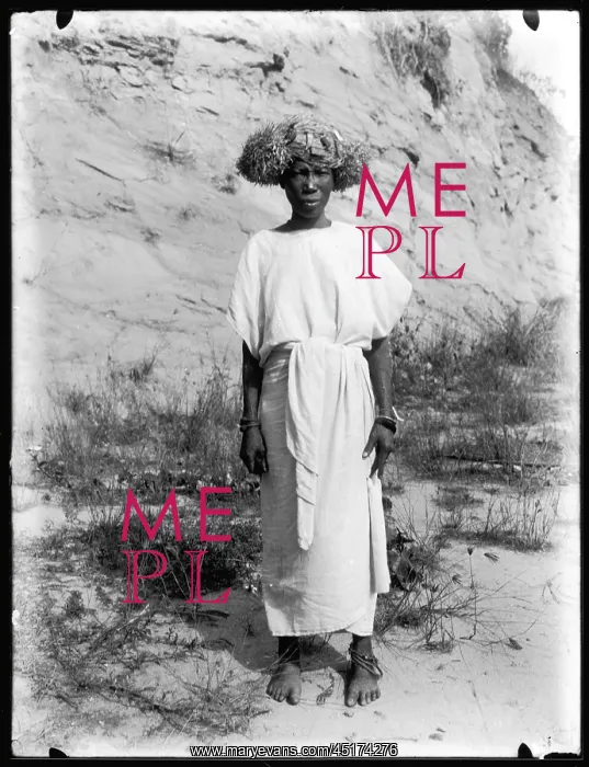 : FEMALE WITCH DOCTOR : FEMALE WITCH DOCTOR