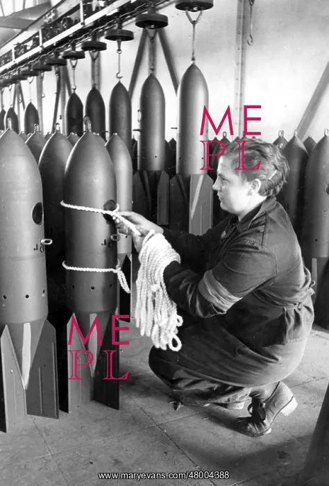 : Female worker in a munitions factory, WW2