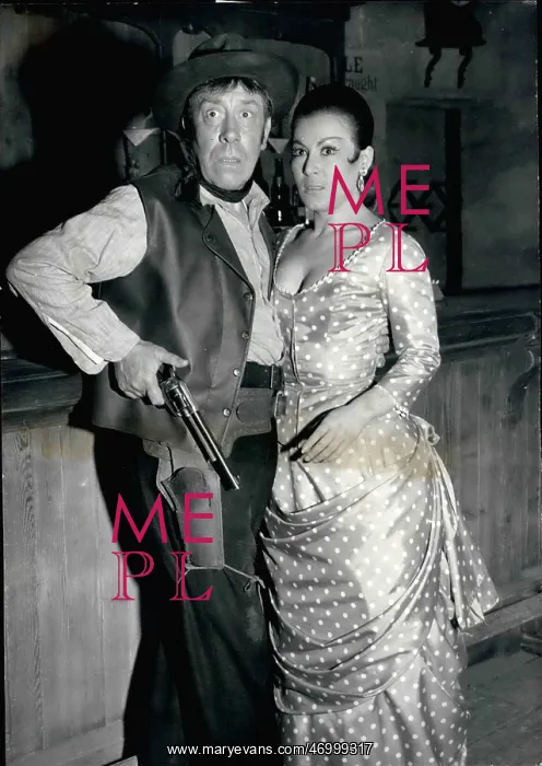 : Fernandel and Eleonora Vargas in Dynamite Jack : Fernandel and Eleonora Vargas in Dynamite Jack