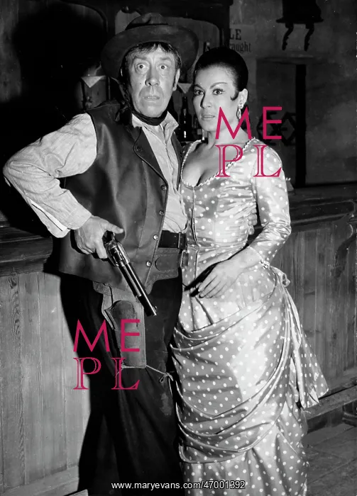 : Fernandel and Eleonora Vargas in Dynamite Jack : Fernandel and Eleonora Vargas in Dynamite Jack