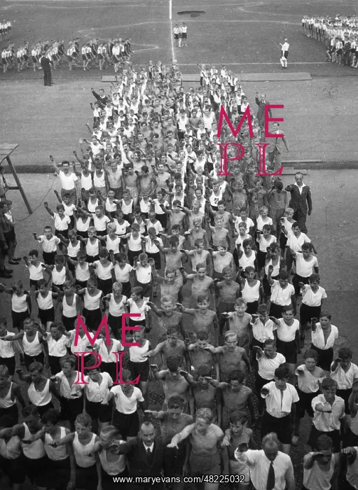 : Festival of the German school in Berlin, 1933 : Festival of the German school in Berlin, 1933
