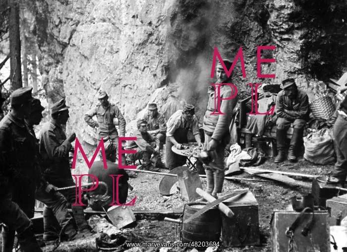 : Field kitchen in the Alps, 1916 : Field kitchen in the Alps, 1916