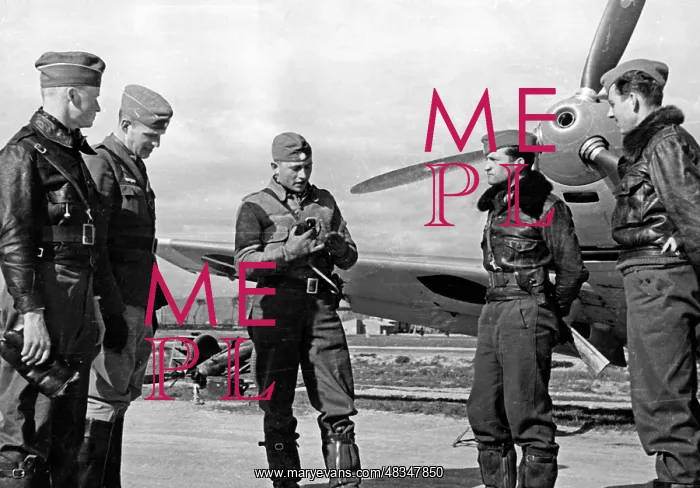 : Fighter pilots of the Condor Legion in conversation, Spain : Fighter pilots of the Condor Legion in conversation, Spain