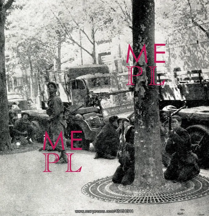 : Fighting in the streets of Paris, WW2 : Fighting in the streets of Paris, WW2