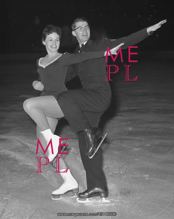 : Figureskaters Fenton and McLachlan : Figureskaters Fenton and McLachlan