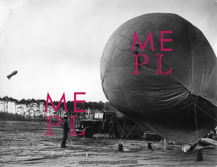 : Filling a barrage balloon, 1939 : Filling a barrage balloon, 1939