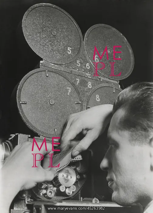: Film engineer using the Dunning Method. Two films : Film engineer using the Dunning Method. Two films