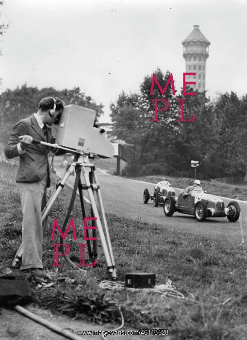 : Filming at car racing (International : Filming at car racing (International