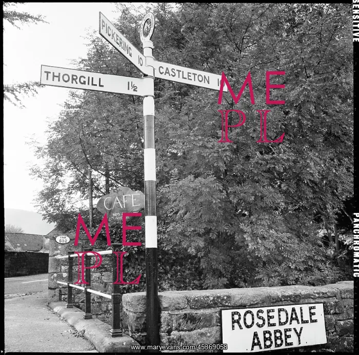 : The fingerpost direction sign at Bow Bridge in : The fingerpost direction sign at Bow Bridge in
