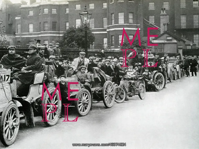 : Finish of the Thousand Miles Trial in 1900 : Finish of the Thousand Miles Trial in 1900