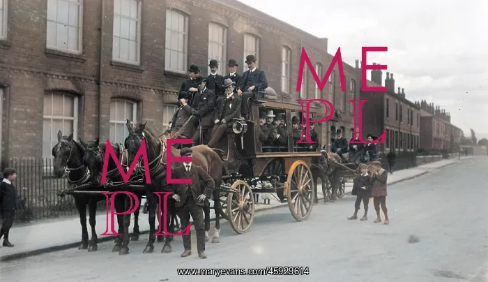 : Finishers on conveyance in front of hat factory : Finishers on conveyance in front of hat factory