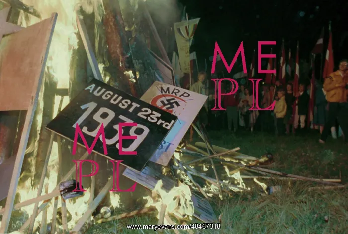 : Fire of anger during commemoration and protest : Fire of anger during commemoration and protest