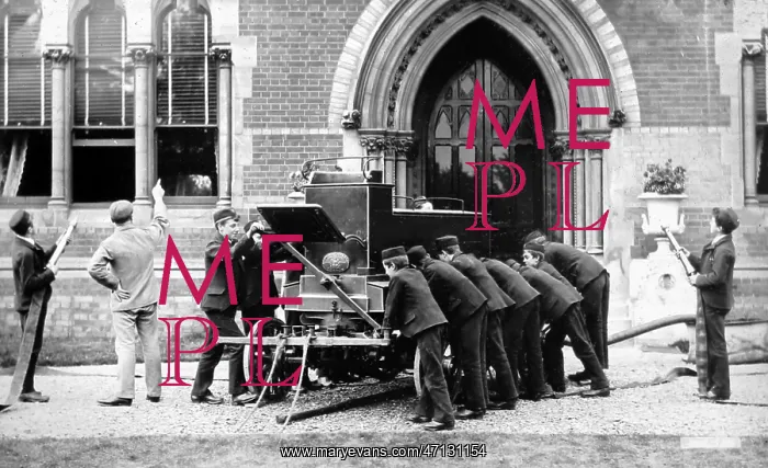 : Fire drill, Warehousemen and Clerks Schools, Russell : Fire drill, Warehousemen and Clerks Schools, Russell