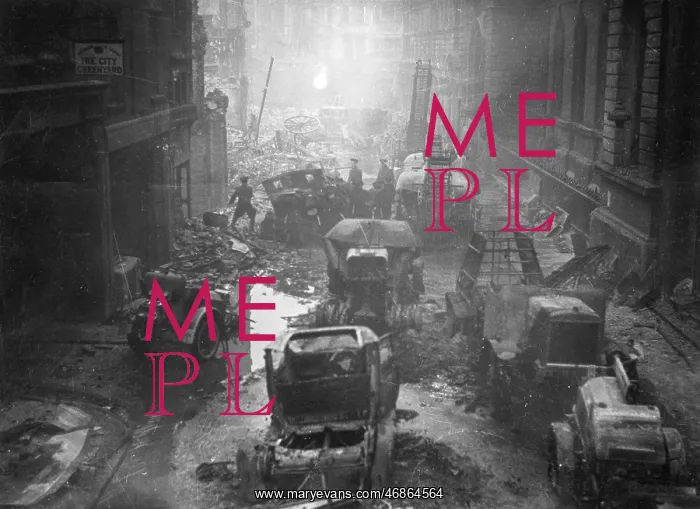 : Fire engines caught in the blitz, WW2 : Fire engines caught in the blitz, WW2