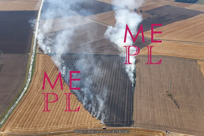 : Fire engulfing an electric pylon, Amcotts, North Lincs : Fire engulfing an electric pylon, Amcotts, North Lincs