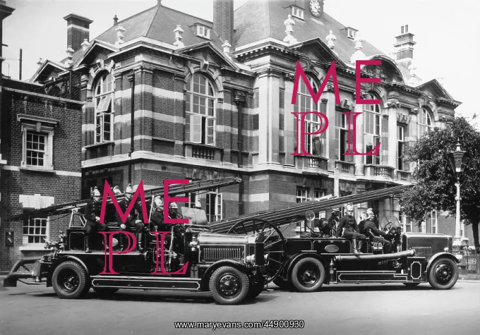 : Fire Fighting Trucks, Tottenham Firebrigade : Fire Fighting Trucks, Tottenham Firebrigade