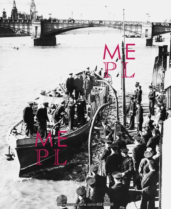 : Fireboat Massey Shaw returning after Dunkirk, WW2 : Fireboat Massey Shaw returning after Dunkirk, WW2
