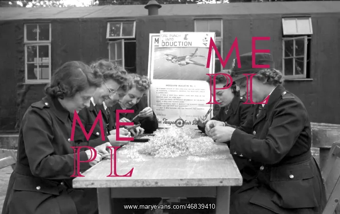 : Firefighters doing productive work in lull period, WW2 : Firefighters doing productive work in lull period, WW2
