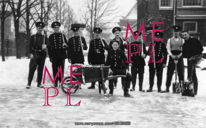 : Firefighters and winter snows, WW2 : Firefighters and winter snows, WW2
