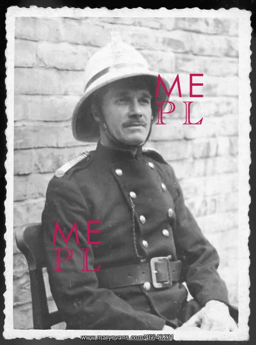  : FIREMAN UNIFORM 1940S