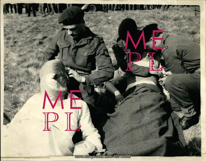 : First aid army training for atomic warfare, near Aldershot : First aid army training for atomic warfare, near Aldershot