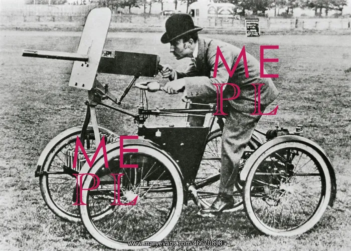 : First armed motor vehicle : First armed motor vehicle